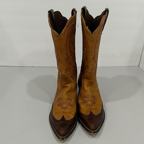 Boots - Picture 2 of 5